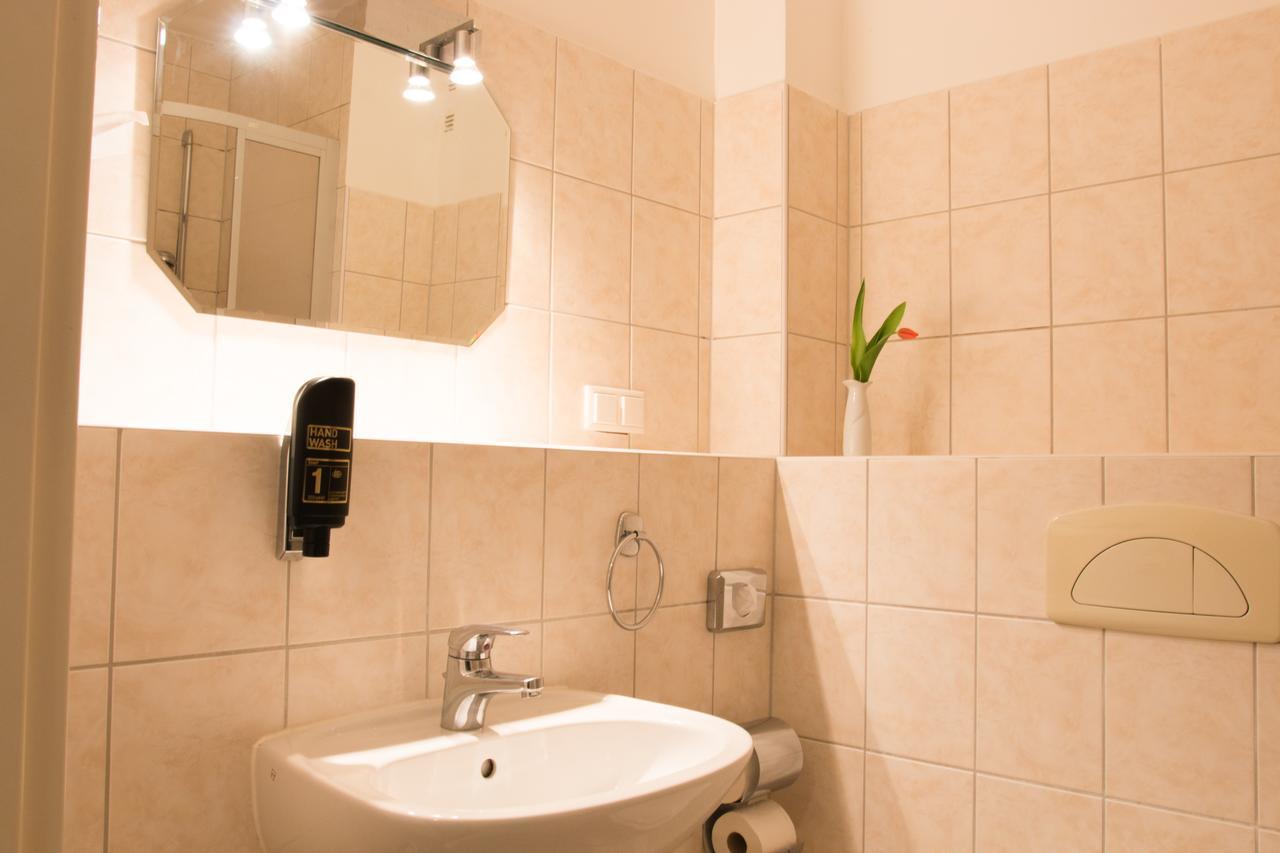 Pension Tokus Nuremberg Extérieur photo